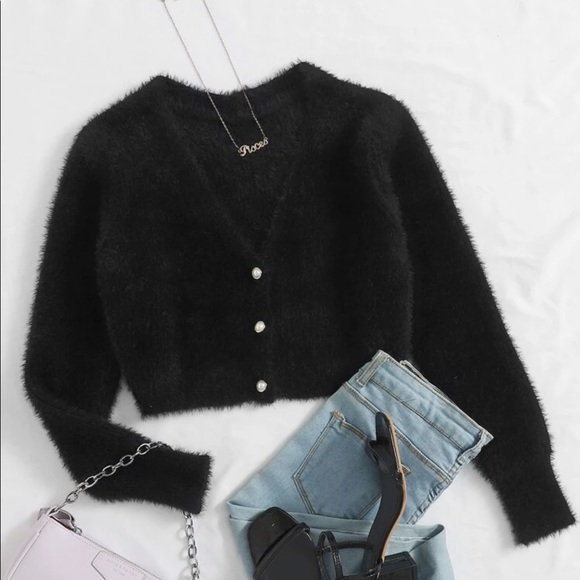 SOLD Pearl Button Up Cropped Fuzzy Cardigan SZ M - Picture 1 of 5